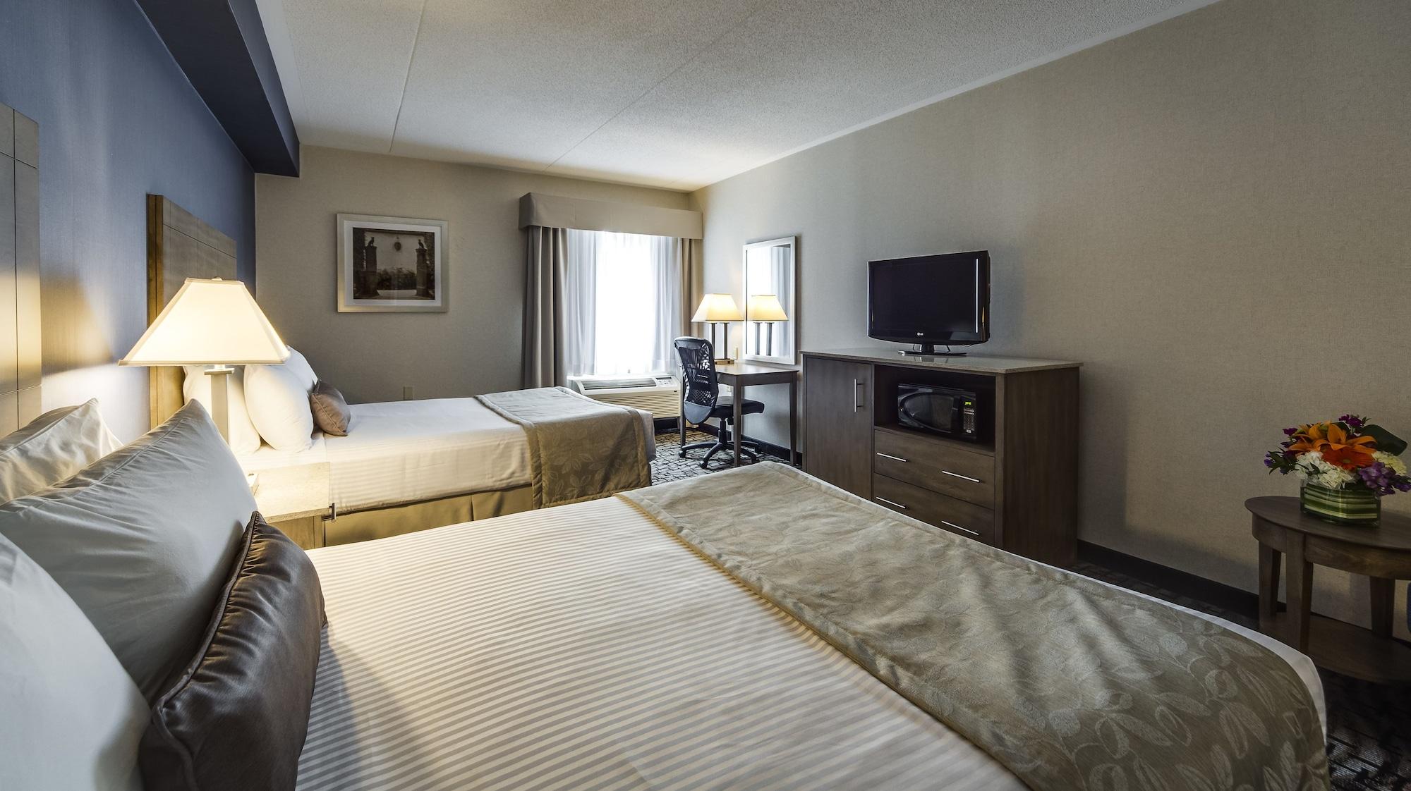 Monte Carlo Inn Oakville Suites Екстериор снимка