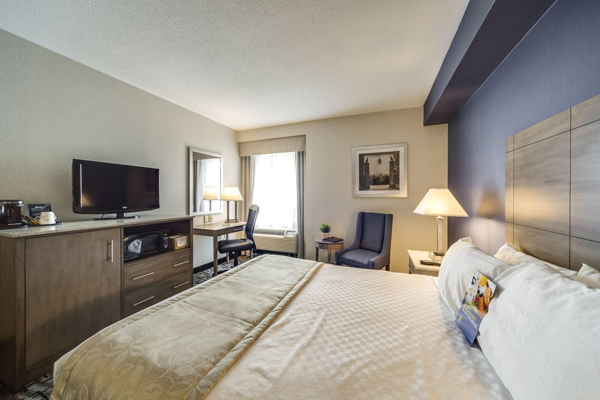 Monte Carlo Inn Oakville Suites Екстериор снимка