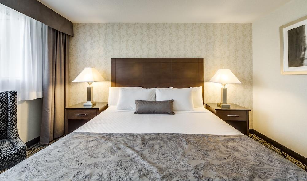 Monte Carlo Inn Oakville Suites Екстериор снимка