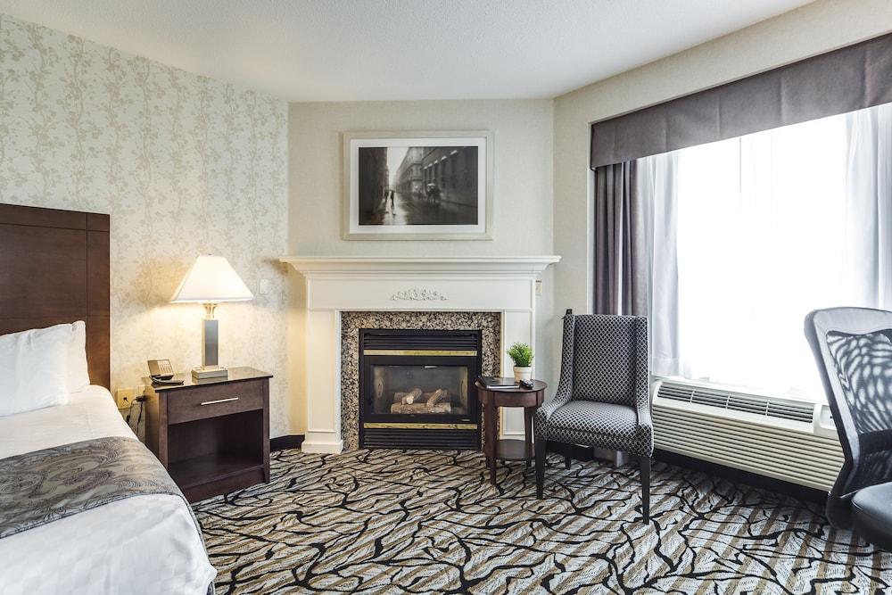 Monte Carlo Inn Oakville Suites Екстериор снимка