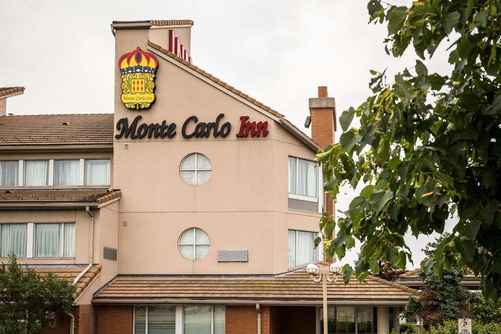Monte Carlo Inn Oakville Suites Стая снимка