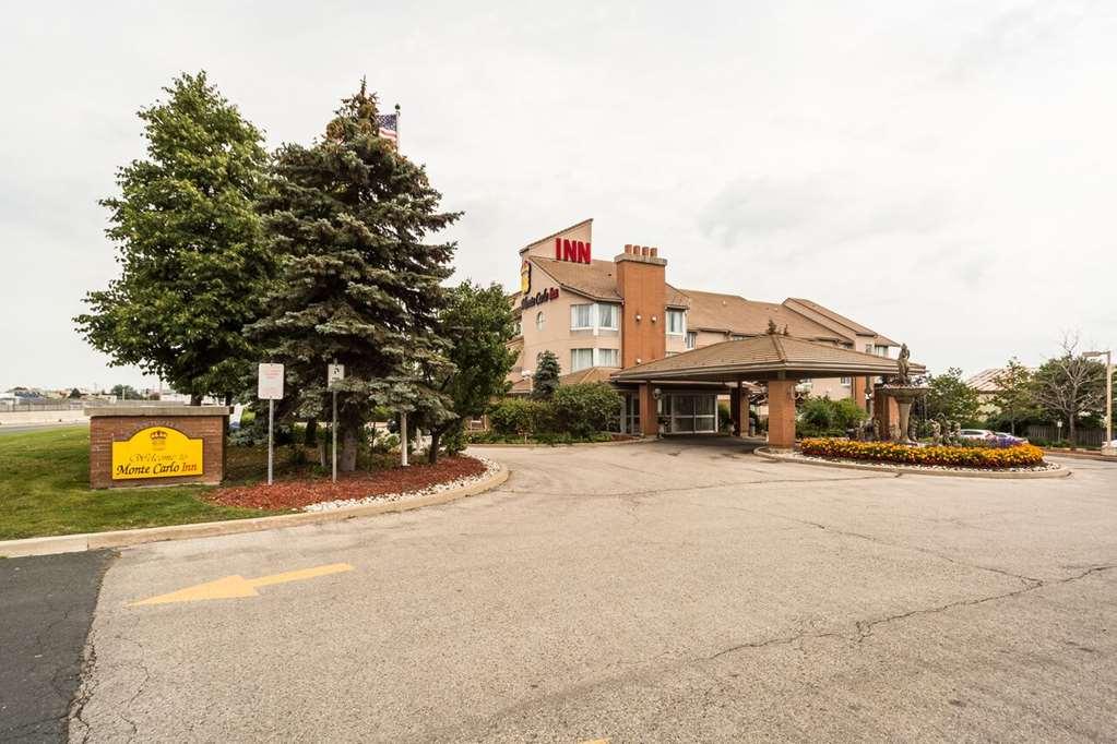 Monte Carlo Inn Oakville Suites Стая снимка
