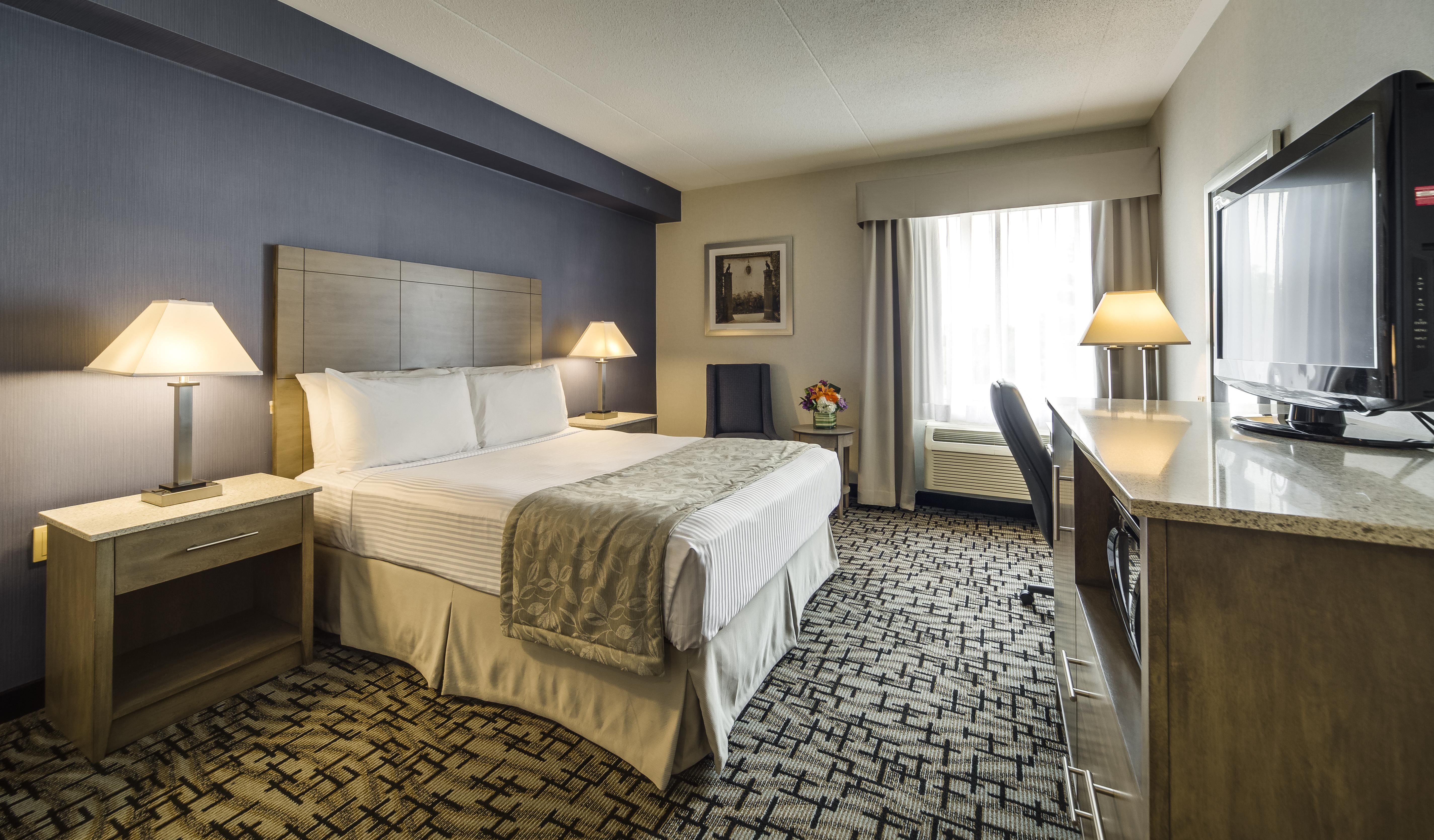 Monte Carlo Inn Oakville Suites Екстериор снимка