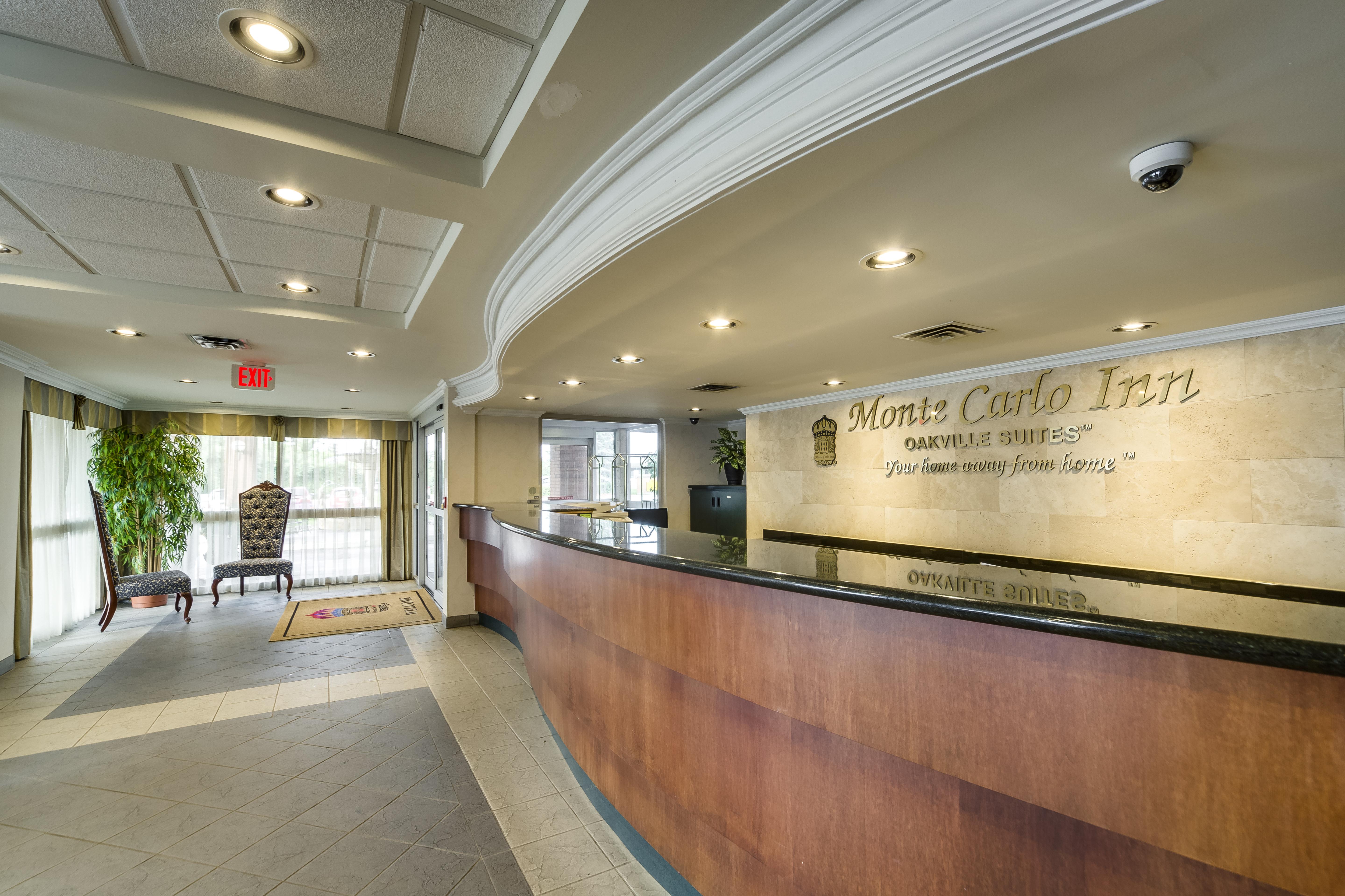 Monte Carlo Inn Oakville Suites Екстериор снимка