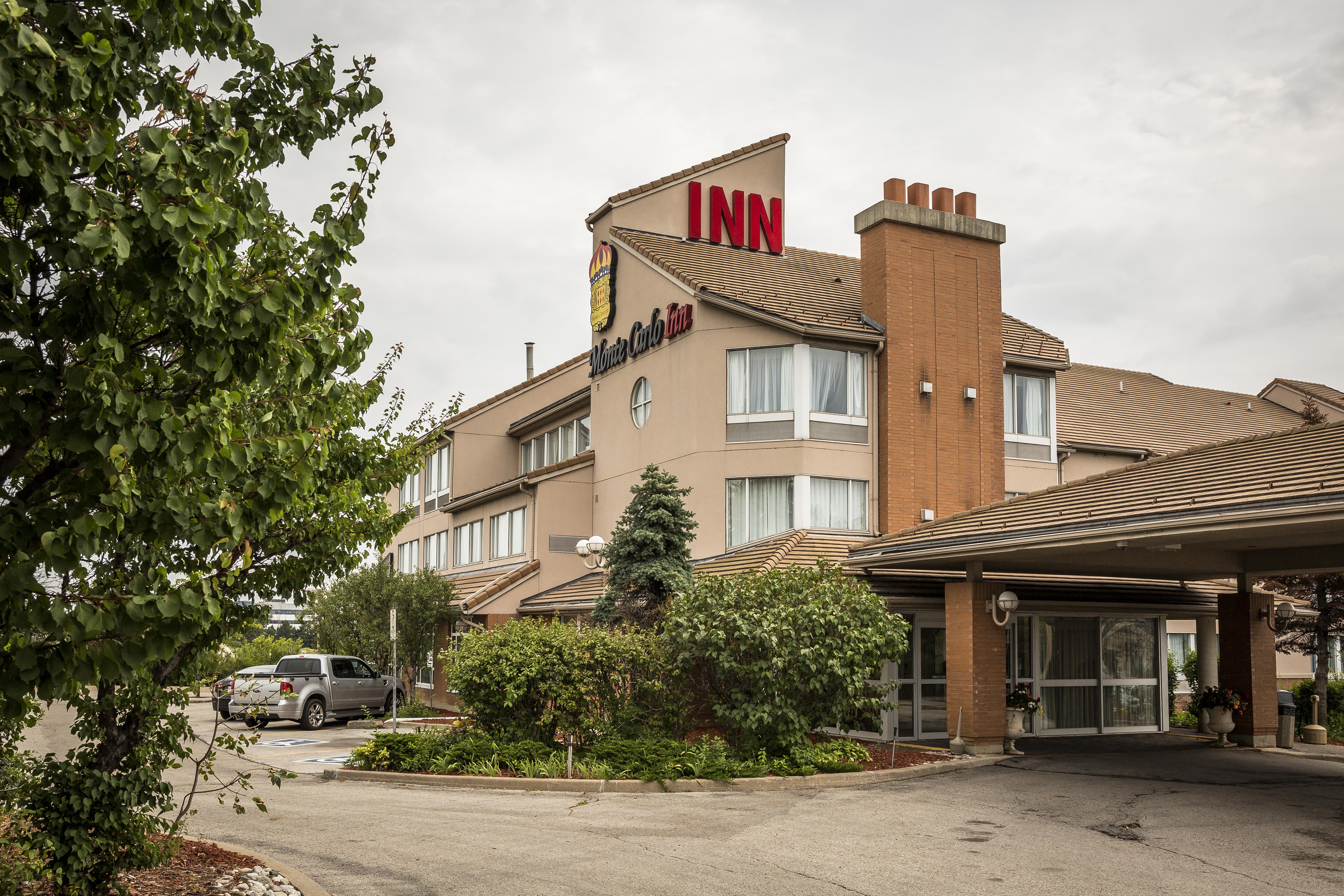 Monte Carlo Inn Oakville Suites Екстериор снимка