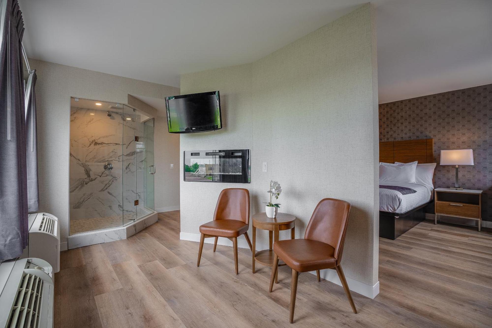 Monte Carlo Inn Oakville Suites Екстериор снимка