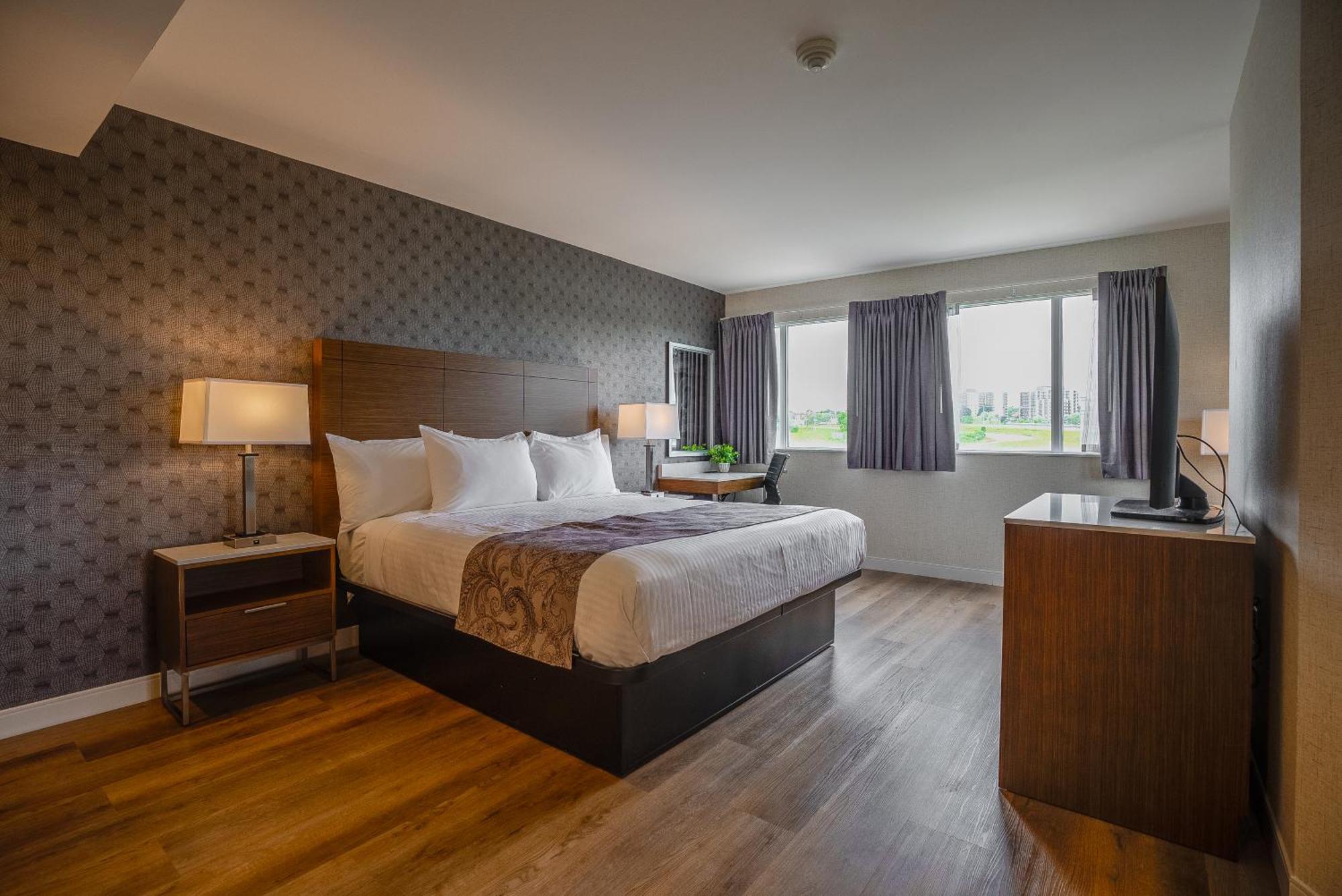 Monte Carlo Inn Oakville Suites Екстериор снимка
