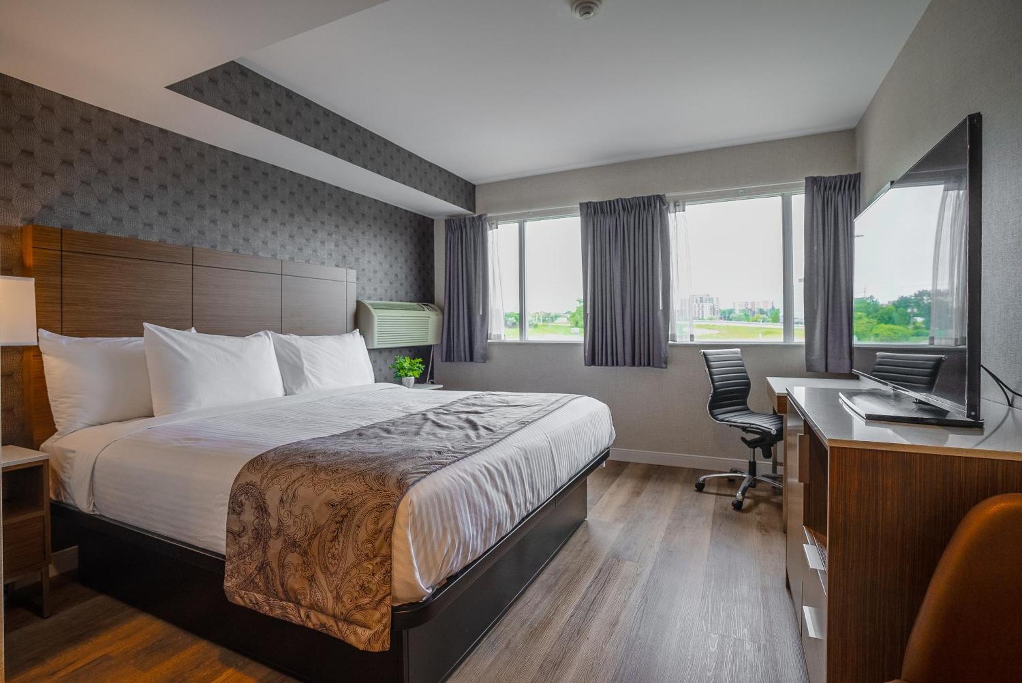 Monte Carlo Inn Oakville Suites Екстериор снимка
