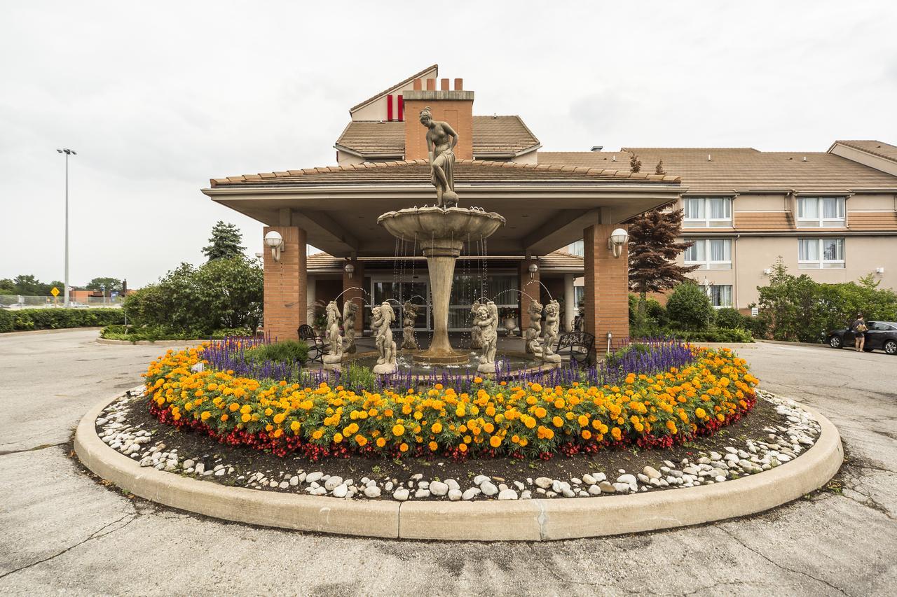 Monte Carlo Inn Oakville Suites Екстериор снимка